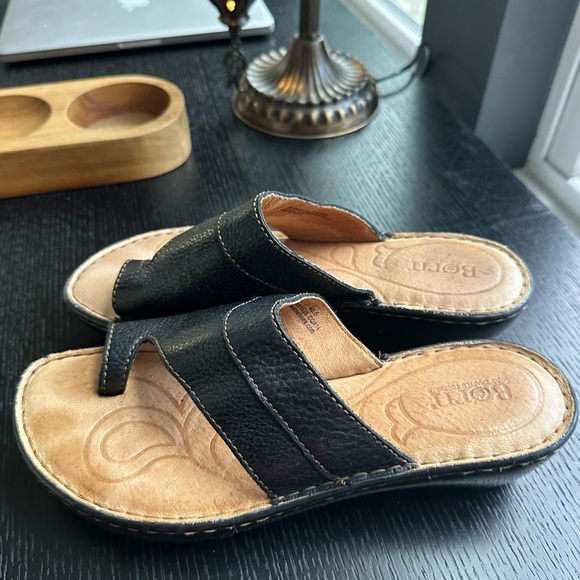 Born Women’s Slide on Sandals with Heel, Size 9 - Picture 2 of 3